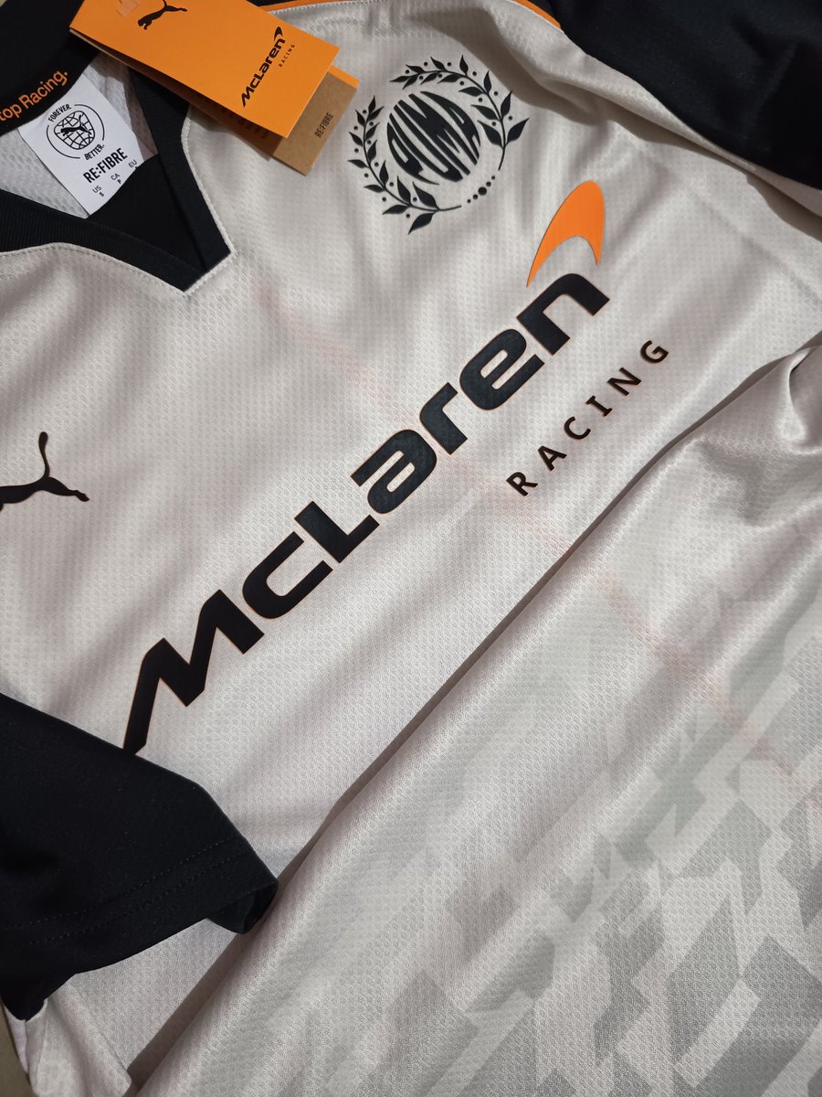 kelamaan nunggu abis lebaran 😋, minus enggak beli baju lebaran aja 🙂