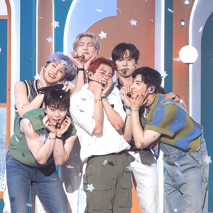 lovechi0229's tweet photo. 높은 벽을 극복하면서 진행된 길
10년이라는 긴 시간 동안 달려왔네.

6 명으로부터 많은 힘을 받았습니다.
많은 감사를 ASTRO에 전하고 싶다.

10주년 정말 축하해🫶🏻💜✨
앞으로도 계속 함께해☺️

#아스트로_10주년_영원히_함께하자
#아스트로 #ASTRO
 @offclASTRO https://t.co/fVVMSjAF5S