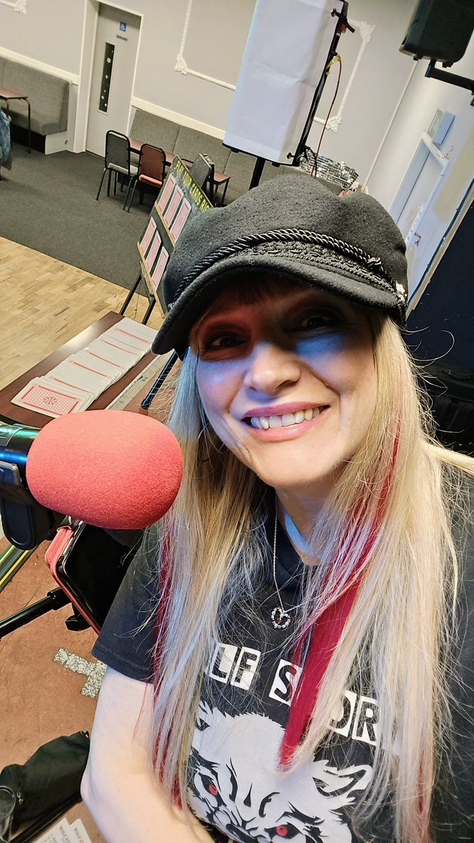 NiaJohn_Singer's tweet photo. Excellent gig at The Gelli Hibs! Friendly crowd. Big thanks to the staff and audience! 🐺🤘 @NiaJohn_Singer #niajohn #wolfstorm https://t.co/J4tf9EFTWG