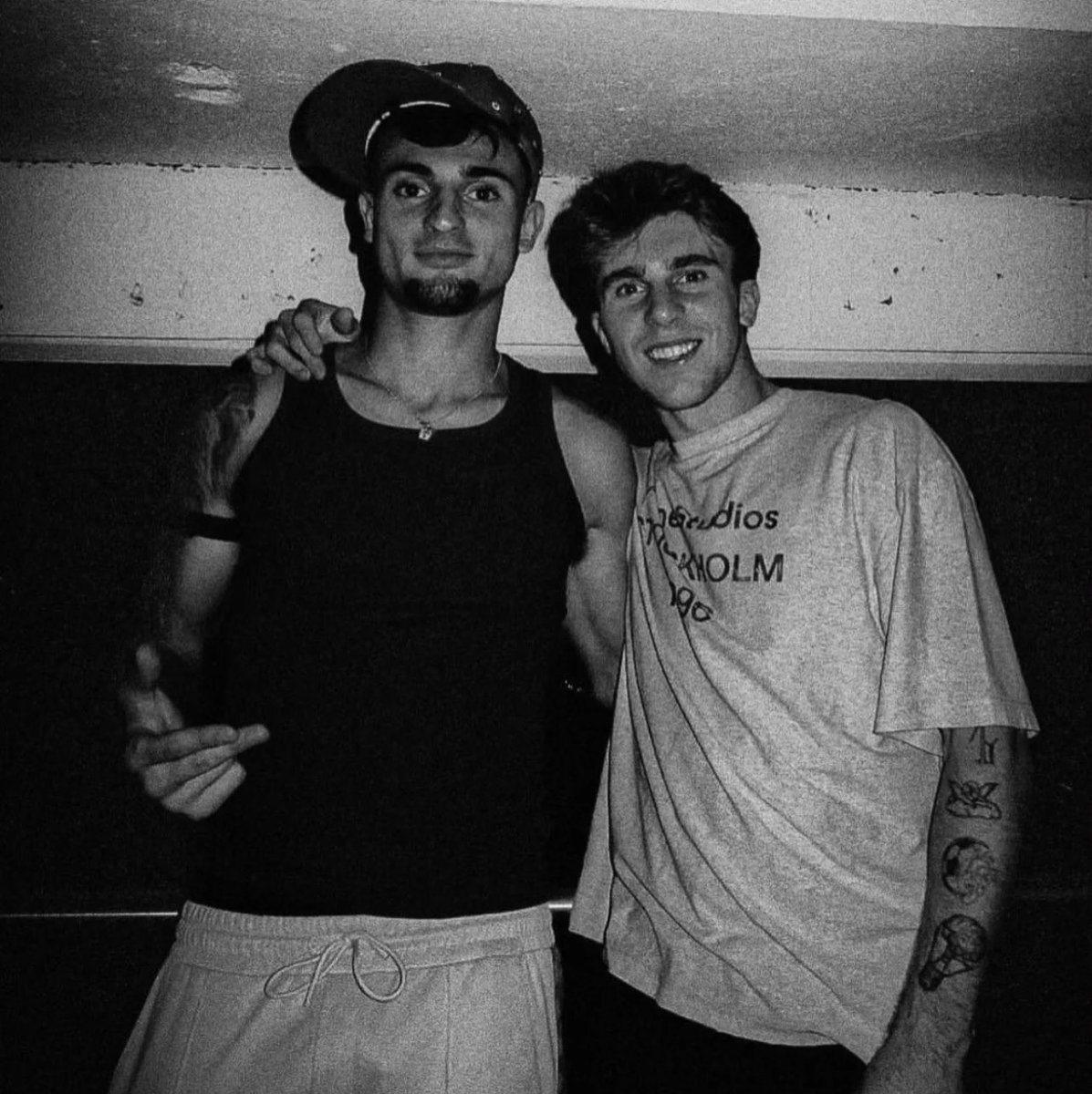 22 años cada uno. Lo pasaremos bien.