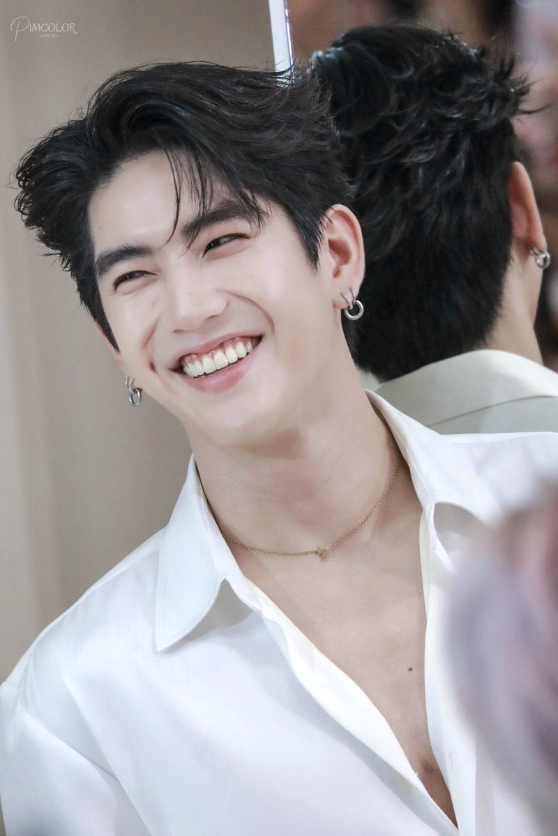 ยิ้มหวานตาขีด คนสวยขาสุดๆ : คนสวยซี 🤭

STAY IN SEA TAWINAN
#EsteeLauderxSeaTawinan 
#sea_tawinan : <a href="/Sea_tawinan/">Inthu, Tarotist | ปิดรับดูดวงชั่วคราว (ลาพักใจ) 🔮</a>