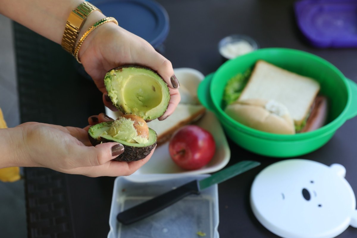 IGSS_gt's tweet image. 🥑🩺🧺 #Nutrición | Comer saludable no requiere un gran presupuesto, sino buena planificación. La nutricionista Marifer Noriega del #IGSS comparte recomendaciones prácticas para lograrlo.👩🏼‍⚕️💬
👉Lea más: tinyurl.com/2h94ut8k🔍
#UnIGSSMásCercaDeTi