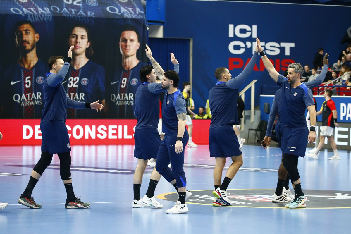 psghand's tweet photo. Les derniers réglages 👊
#PSGAIX https://t.co/oN2yeqox0p