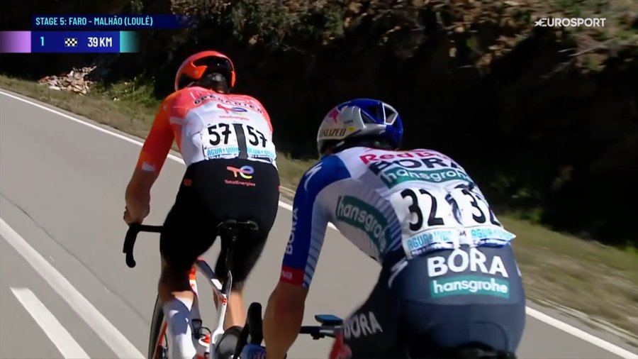 LeGruppetto's tweet image. La bataille est lancée de loin sur la dernière étape du Tour d'Algarve : après une attaque de Joao Almeida dans le 1er passage dans Malhao, Kévin Vauquelin et Florian Lipowitz ont pris les devants à 40km. Le Français est à 57" de Juan Ayuso au général. #VoltaAoAlgarve