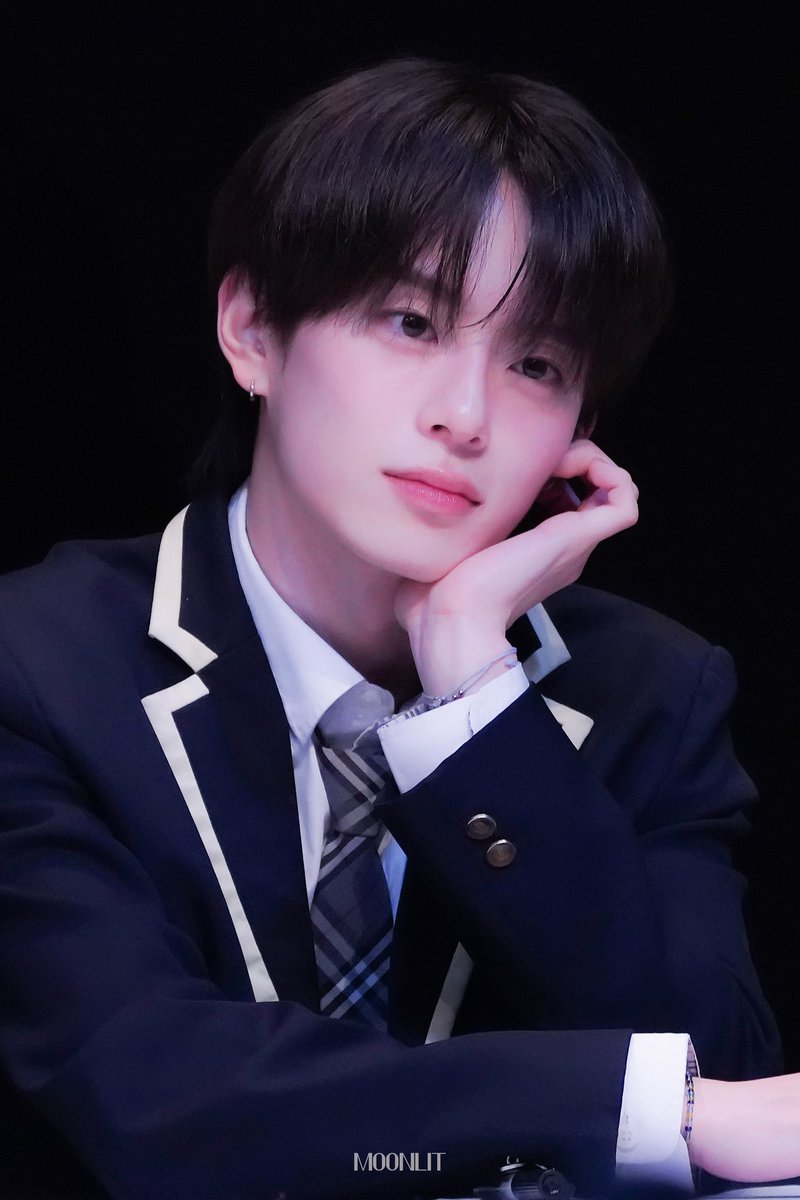 예쁜남자 아카이브 tweet media