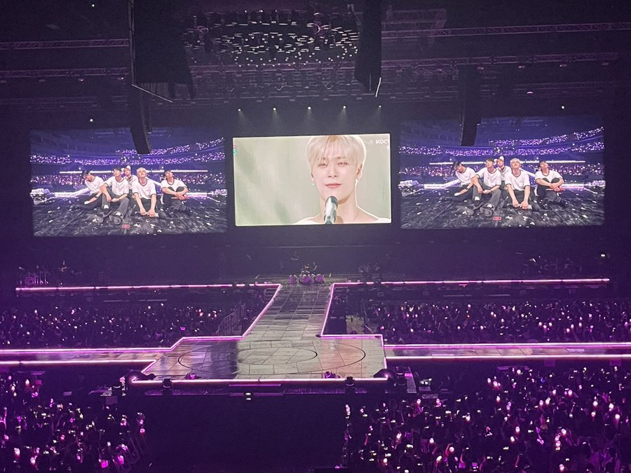 lilu_M79's tweet photo. When the moon aligns with the stars, the sky completes itself. 🌙🌟

✨10 YEARS WITH ASTRO! ✨

#아스트로10주년_영원히빛날별들 #ASTRO_10th_Anniversary 
#アストロ #아스트로 #ASTRO  #AROHA #아로하 #아스트로_10주년_영원히_함께하자  @offclASTRO https://t.co/Qe3lyimAet