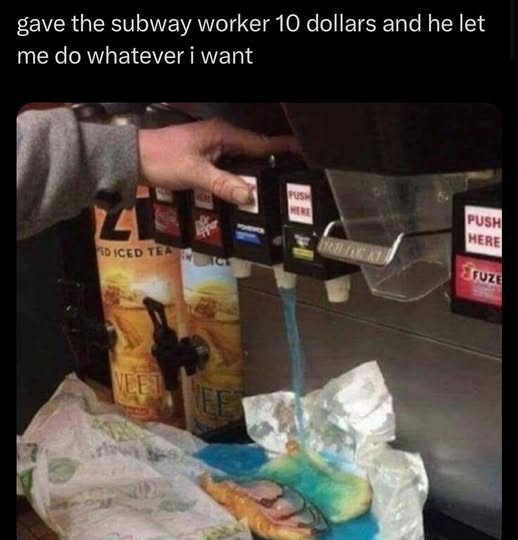 ALPacaUrfudge's tweet image. #ThingsToDoOneAtATime Order sandwich, order drink, get drink cup, fill drink cup.