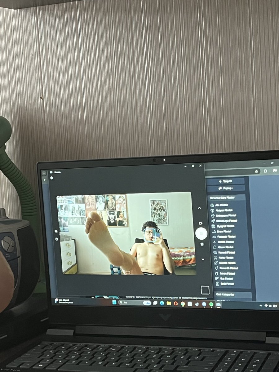 I can’t decide it with socks or barefoot?