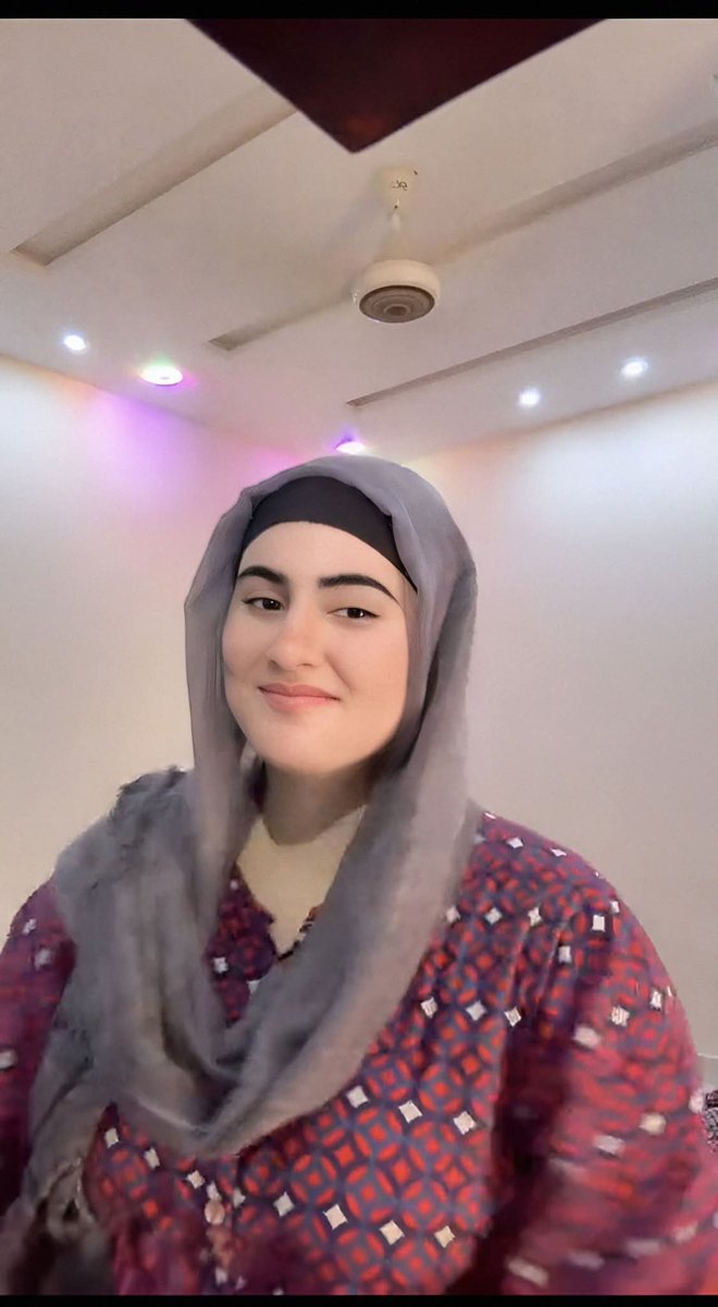 sheemzay12's tweet photo. سب کہتے ہیں موٹی ہو گئی ہو۔
کیا سچ میں موٹی ہو گئی ہوں میں؟ https://t.co/btk0s8rxEW