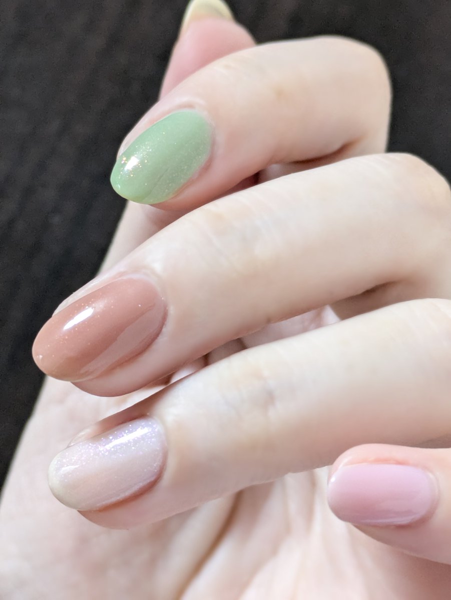 パラドゥ様よりご提供いただきました。 人差し指から順に パラドゥ