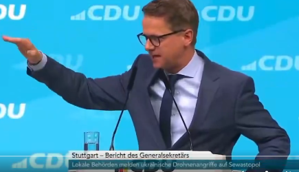 ZfpublS's tweet photo. „Verwenden von Kennzeichen verfassungswidriger Organisationen“! https://t.co/HtpQZdo2lx