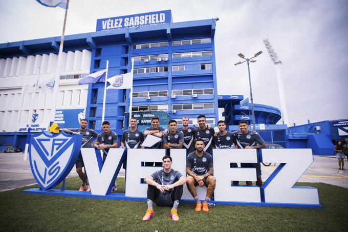 Se que estas manija... todos estamos igual...

Desde las 18hs prendete a la transmisión de «EL GRITO VELEZANO»

AGUANTE #VELEZ CARAJOOOOO

Escuchalo por YouTube
youtube.com/@ElGritoVeleza…