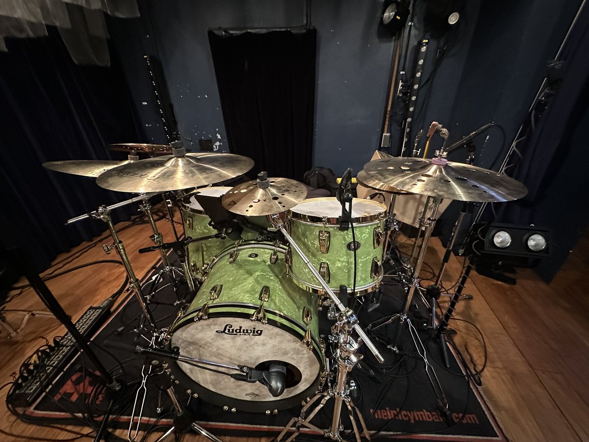 今日のセットはこんな感じでした🥁

<a href="/LudwigDrumsHQ/">Ludwig Drums</a> 
#ludwigdrums
#istanbulagop 
<a href="/nonaka_boeki/">野中貿易 - NONAKA BOEKI</a> 
#somei_asylum