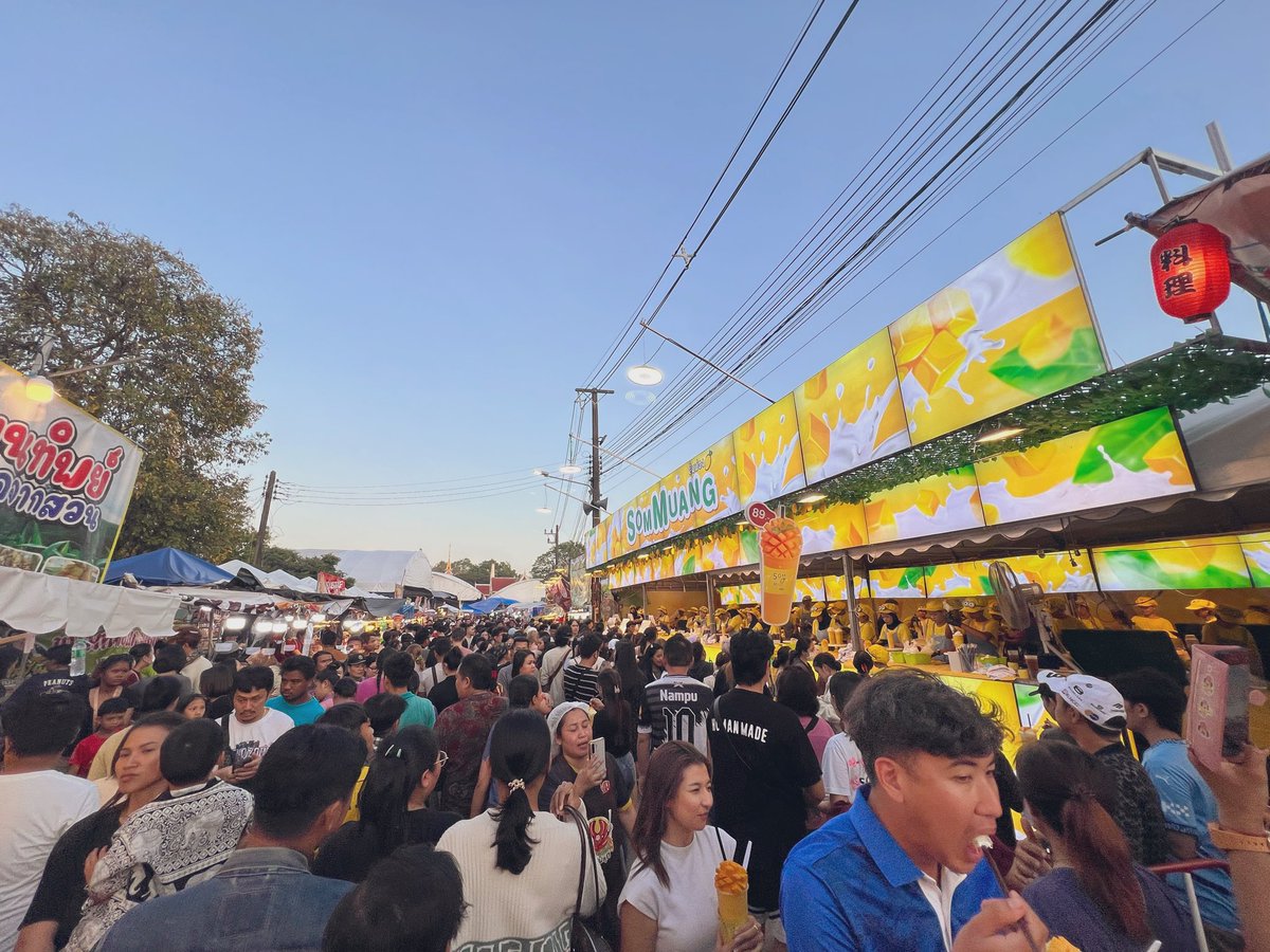 รอบเย็นคนเยอะจัด งานวัดหลอง🎉
