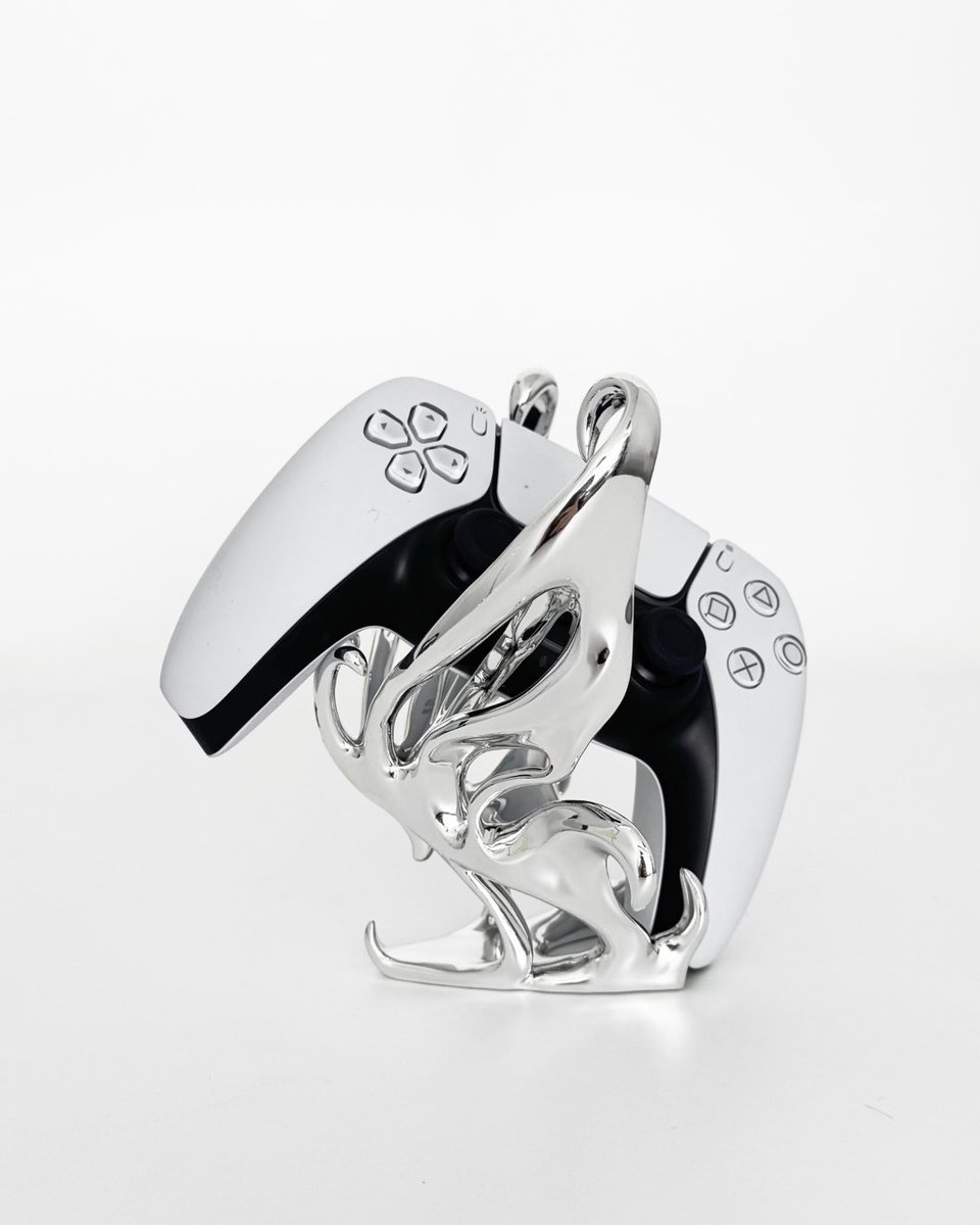 XTENDED iDENTiTY tweet media