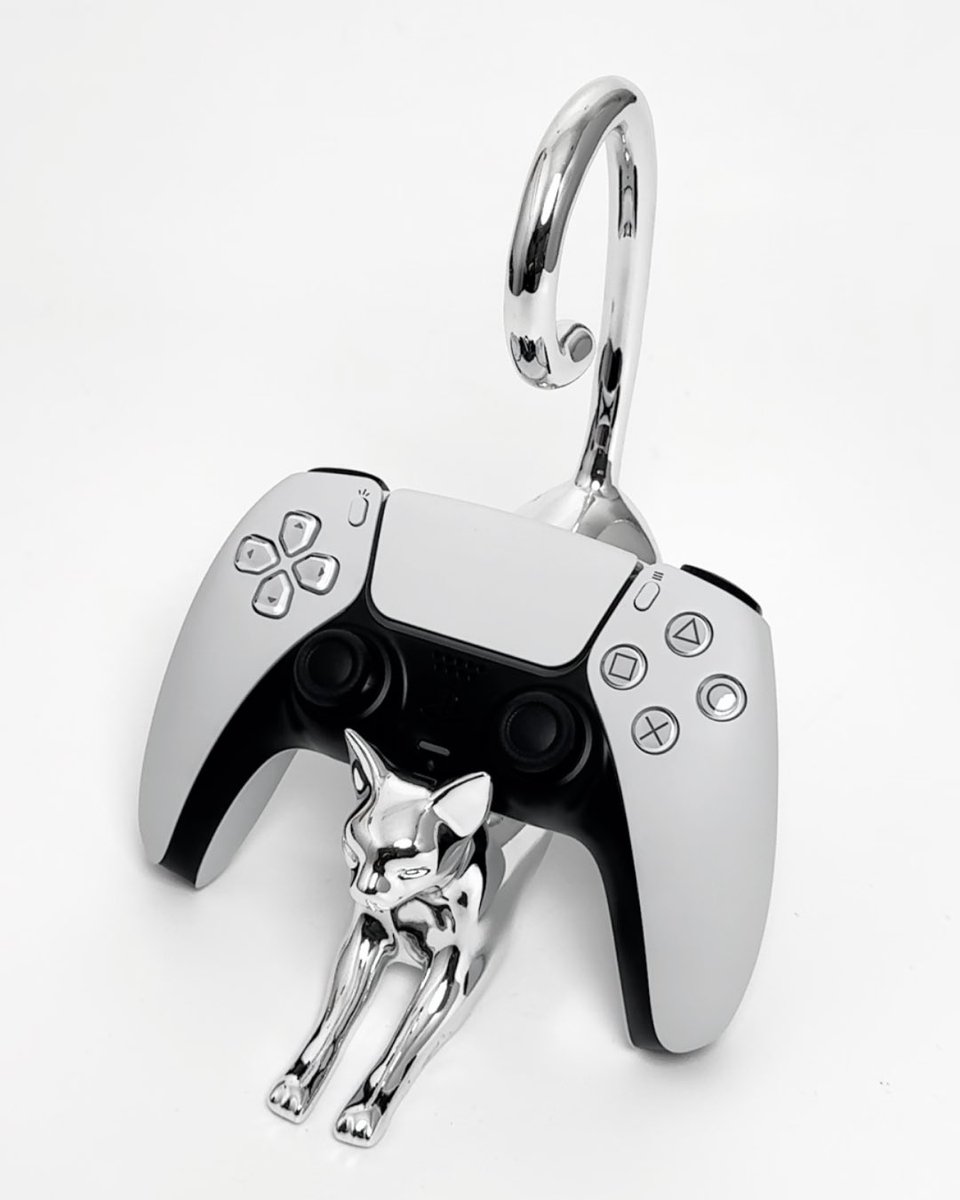 XTENDED iDENTiTY tweet media