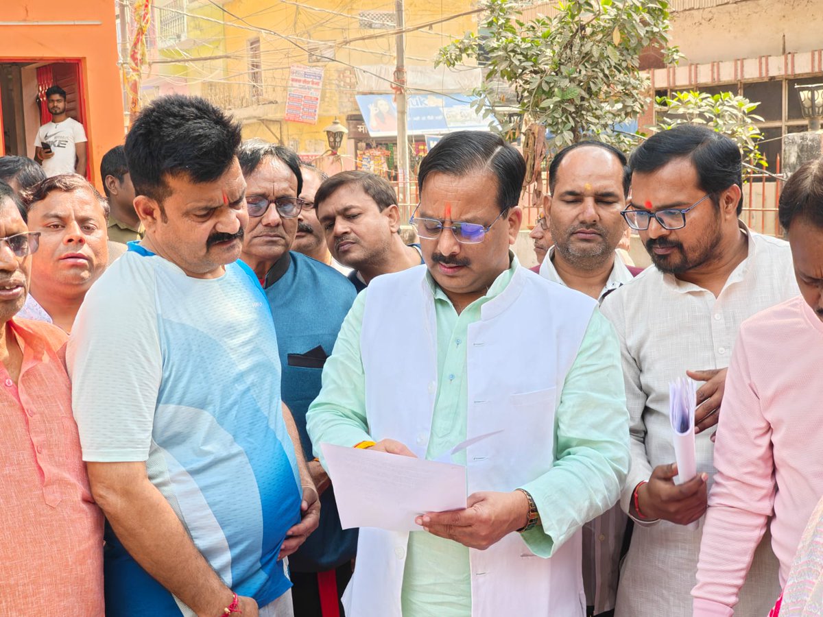 arvindktri's tweet photo. मां. मुख्यमंत्री @myogiadityanath जी के बाद @BJP4UP के उपाध्यक्ष एवं विधान परिषद सदस्य मा. @DrDharmendraBJP जी का गोरखपुर के जटेपुर उत्तरी में जनहित(रेलवे अंडर पास) के महत्वपूर्ण मुद्दे पर स्थानीय आमजन के साथ ध्यान आकर्षित कराया।

@ravikishann @AshwiniVaishnaw @RailMinIndia https://t.co/Jp22P8DidQ