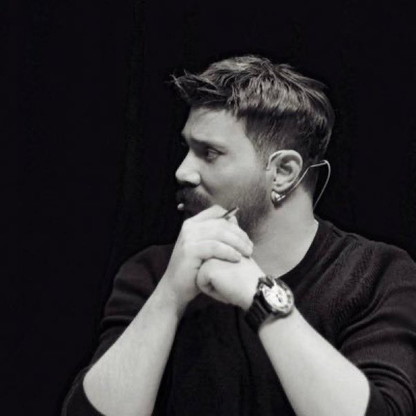 Mehmet Metiner: 
"Siz Suriye’ye sığınmak zorunda kalsaydınız;
Suriye halkının size nasıl davranmasını isterdiniz...?!"

Oğuzhan Uğur: 
"Hocam biz Türk’üz. 
Ya özgürüz ya ölürüz. 
Bu soruyu kendinize sorun..." 
👏👏