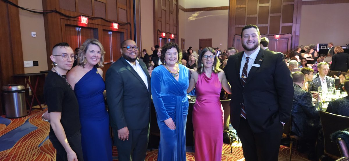 votekarenb's tweet photo. What a beautiful celebration of Pride with @HRCCincinnati 

Special congratulations to @EqualityOhio for their award winning work on LGBTQ+ advocacy at the state level.

#lgbtq  #cincinnatipride #Ohio https://t.co/dqnCPuJpkr