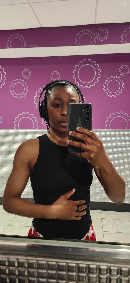 RIS_FC's tweet photo. DAY 31 💪🏾👏🏾

LOOKING YOUNG &amp; FIT 

ALWAY REMEMBER WHAT YOU LOOK LIKE https://t.co/tUTK5lSpMm