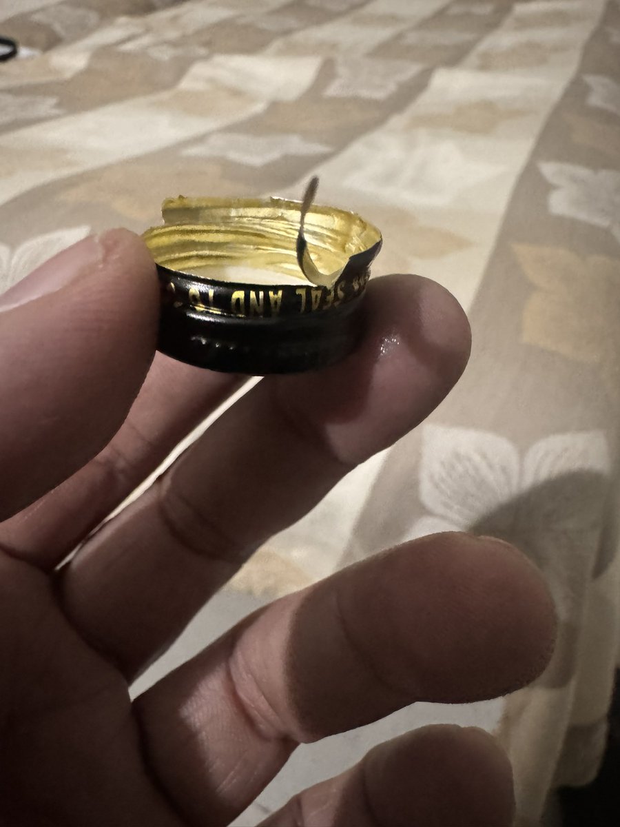 amarbarwe's tweet image. Old Monk/Mohan Meakin seriously need to rethink their bottle cap design. Hard to open, and worse this is the result. Sharp, dangerous edges waiting to cut fingers.
A legendary drink deserves better, safer packaging. Safety matters while drinking 😜
#OldMonk #PackagingFail