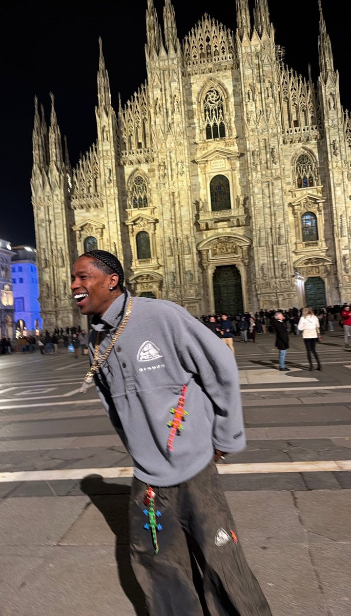 Travis Scott at Duomo di Milano in Milan, Italy last night 🇮🇹