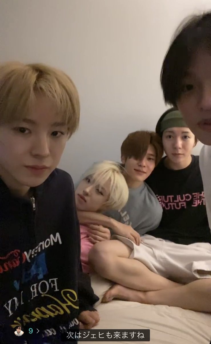 やっぱり6人一緒の宿舎になったんだね😭
リョウちゃんがラバン始めて、オンリが合流して、終わりにする前に挨拶だけしようってリビングに呼びに行ったらウシサクマイクラやってて、ジェヒはもう寝てて
6人一緒で楽しいって、はぁ幸せ😭