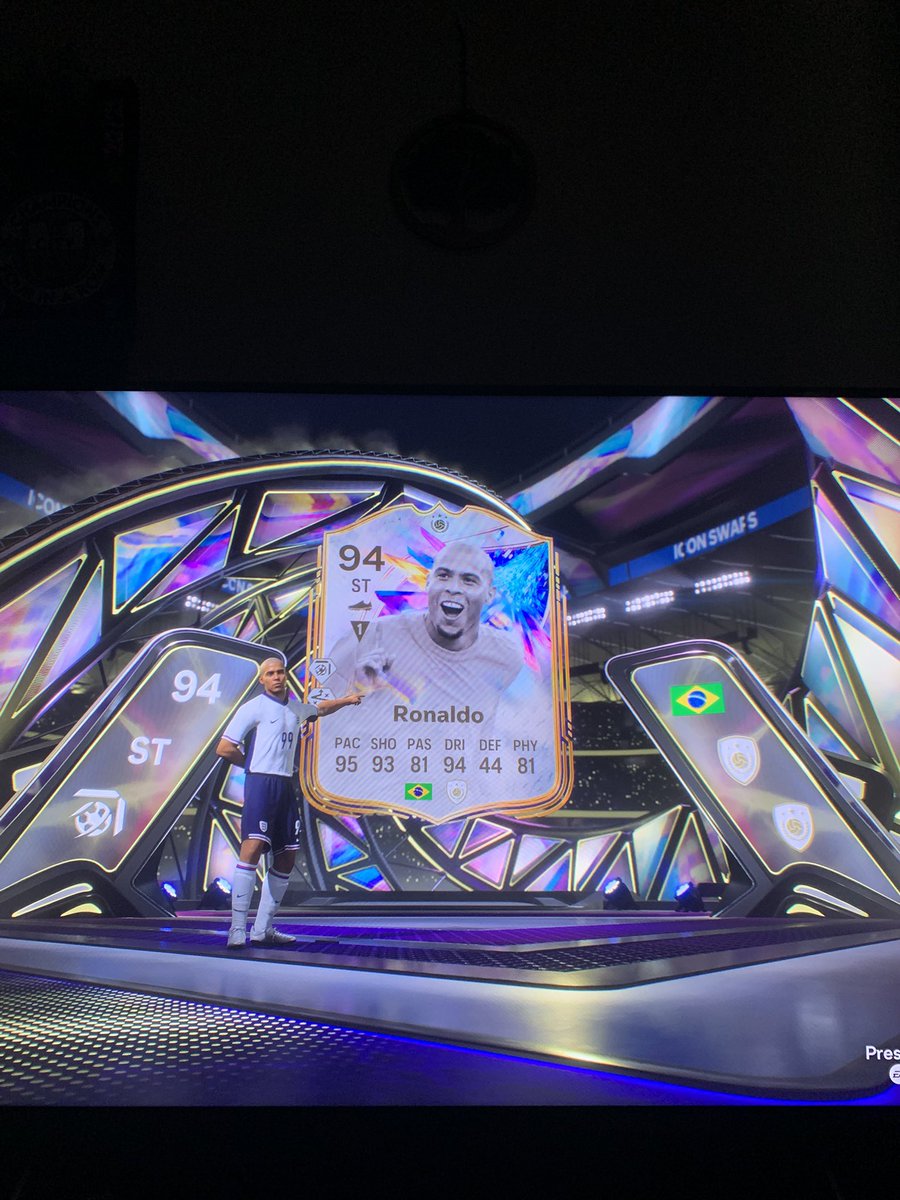 HappyNewYear tweet media