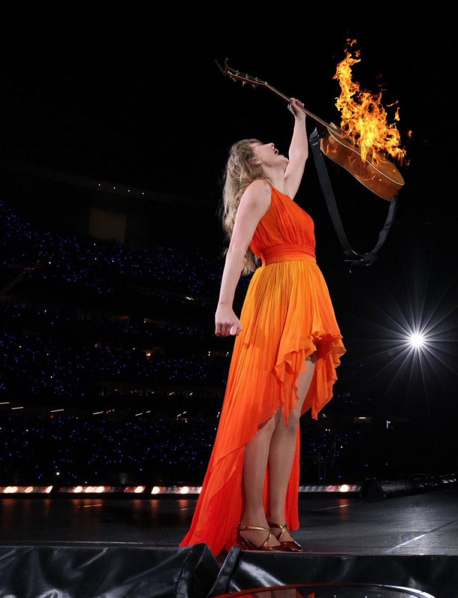 And as a Taylor fan, I hope she never attains this level of fame where she can't even attend a sports game or walk on the streets cause fans would go crazy and cause mass hysteria. Swifties are working hard to allow her have a normal life while they massively support her art .