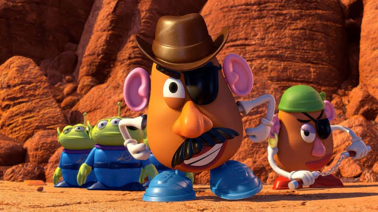 El intro de Toy Story 3 siempre será de mis escenas favoritas de la saga. Te demuestra el poder de la imaginación de un niño: una épica con naves espaciales y trenes descarrilándose en su mente. Y luego ese montaje de Andy creciendo junto a sus juguetes. Es brillante.