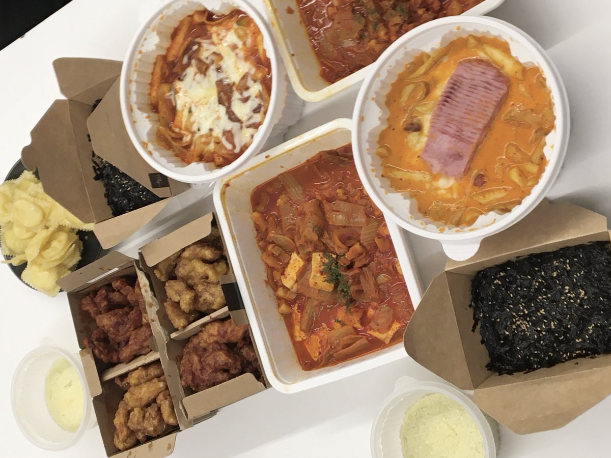 아지ೀ tweet media