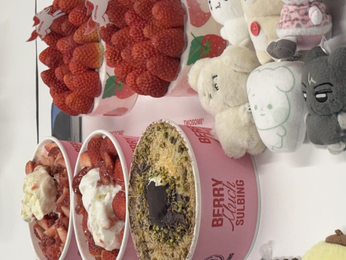 아지ೀ tweet media