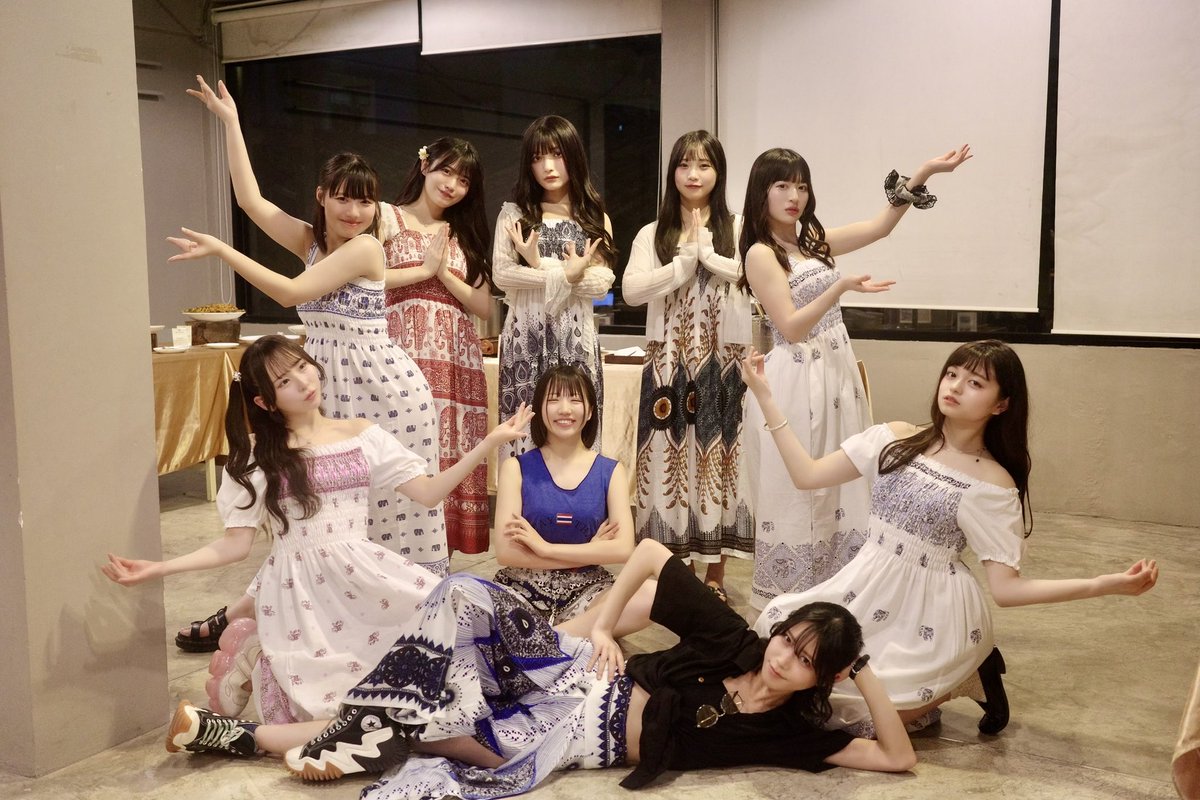 2zicon's tweet photo. #虹コンタイ 全日程終了しました！
本日から夏入りとなったタイでたくさんの方にお会いできてすごく嬉しかったです🌍✨
素敵な時間をありがとうございました🎀

ฉันตั้งหน้าตั้งตารอที่จะได้เจออีกครั้งนะ💖
#虹コン https://t.co/LQL7sbdq33