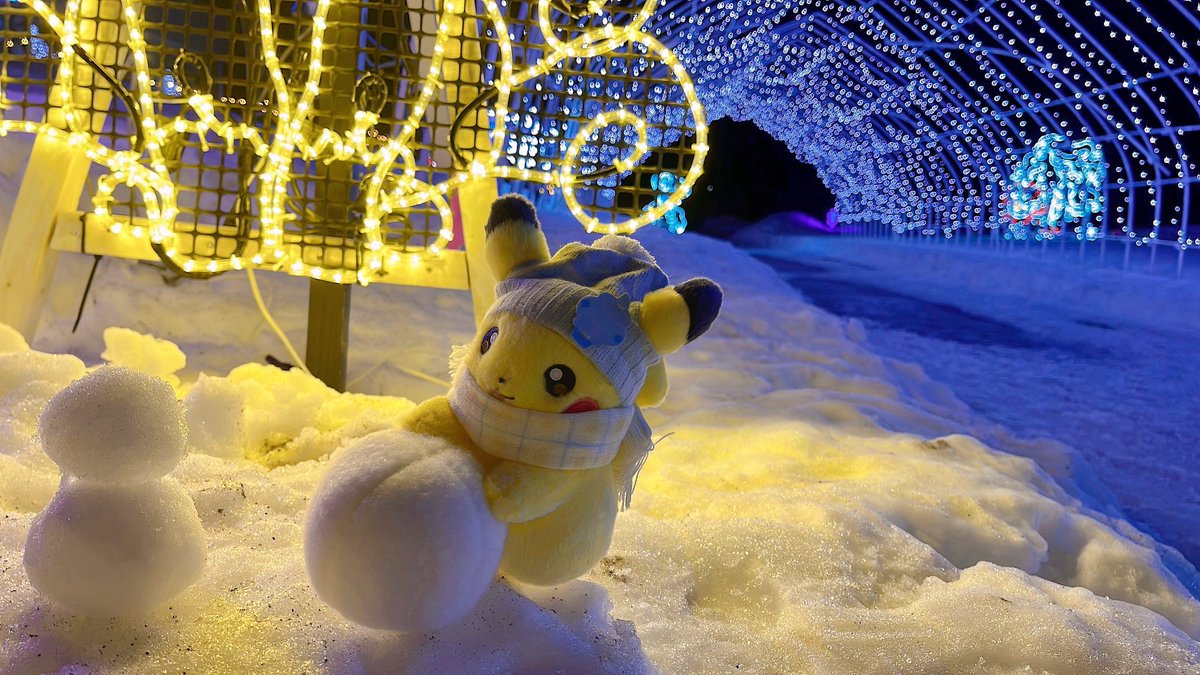 雪だるまを作るピカチュウ🌟⛄️