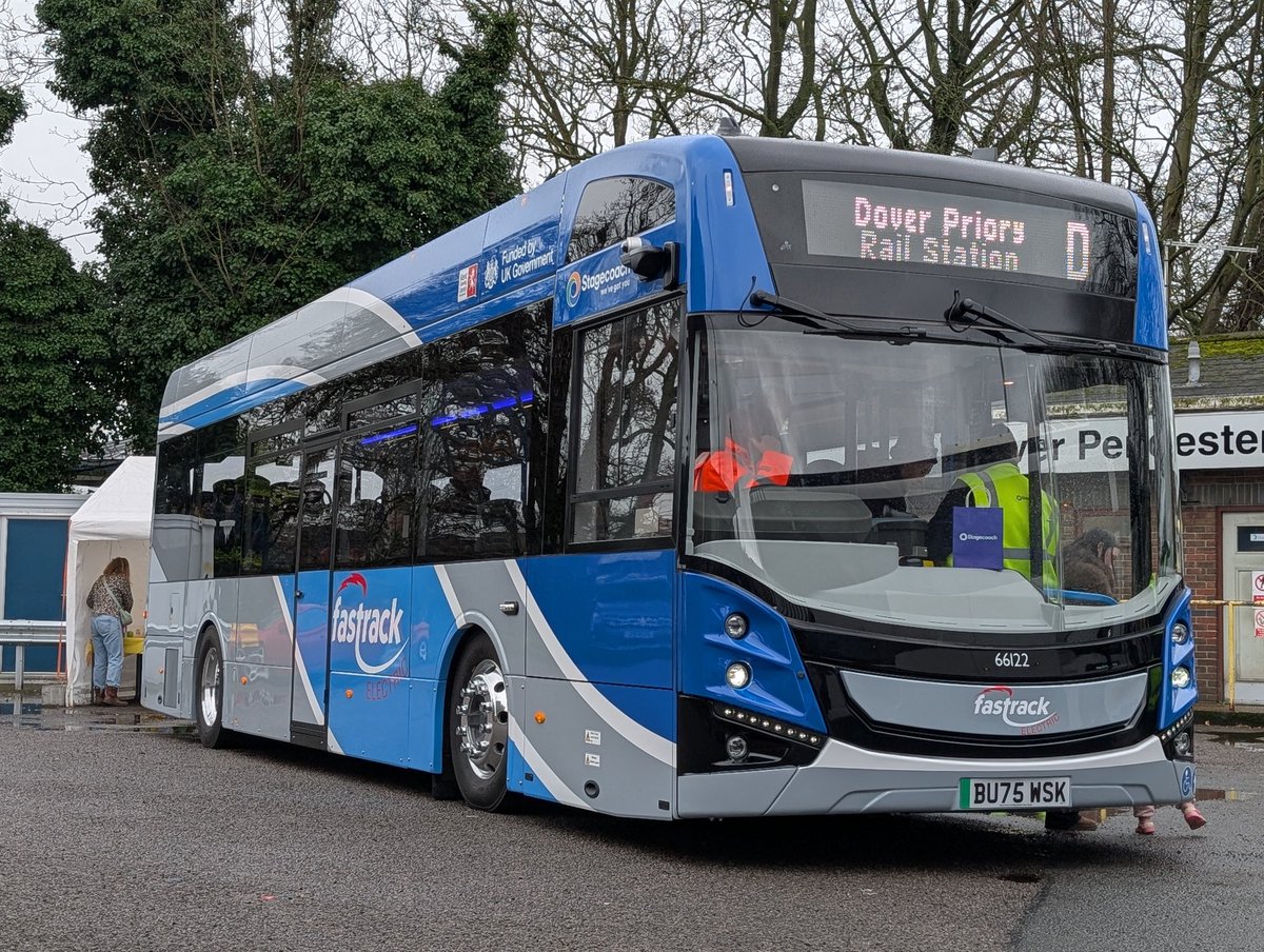 awesome_buses's tweet image. The brand new @StagecoachSE Dover Fastrack Volvo BZL Electric buses start tomorrow! With the launch party that happened at Pencester Road today! These are really nice buses!