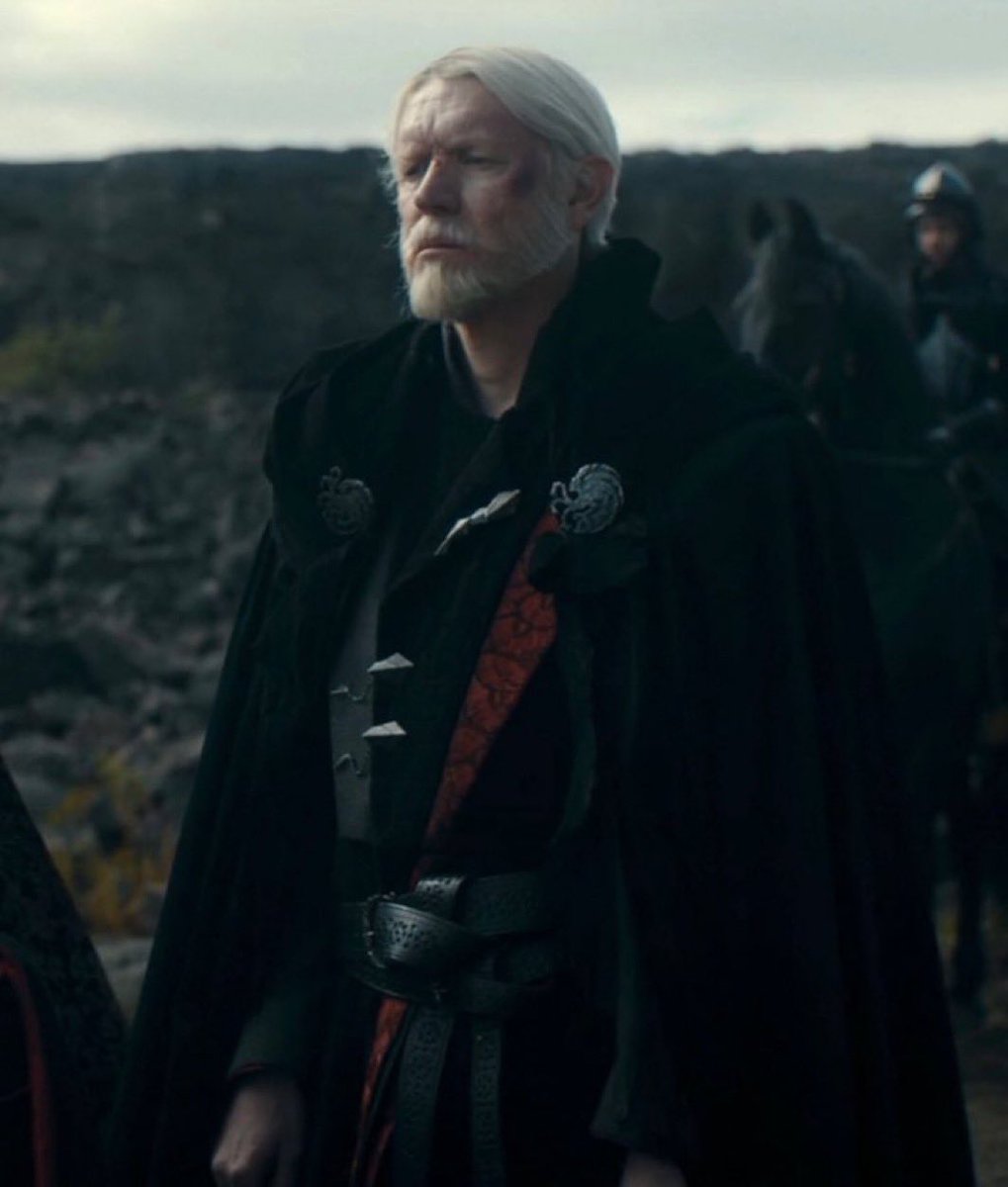 DUR1NSREIGN's tweet image. FUNERAL FIT TODAY + SHAKY DEEP VOICE + BRUISED UP #EXCITED