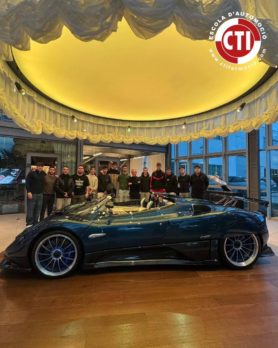 ctiformacion's tweet photo. Más momentos que nos ha dejado nuestro viaje a Italia. Visitas a Dallara, Pagani y Lamborghini. Cunas de ingeniería, diseño y exigencia máxima en cada detalle.

Aprender donde compiten los mejores cambia la mirada. ⚡

#CTI #italia #lleida #CFGS #automocion https://t.co/ePyOQxefke