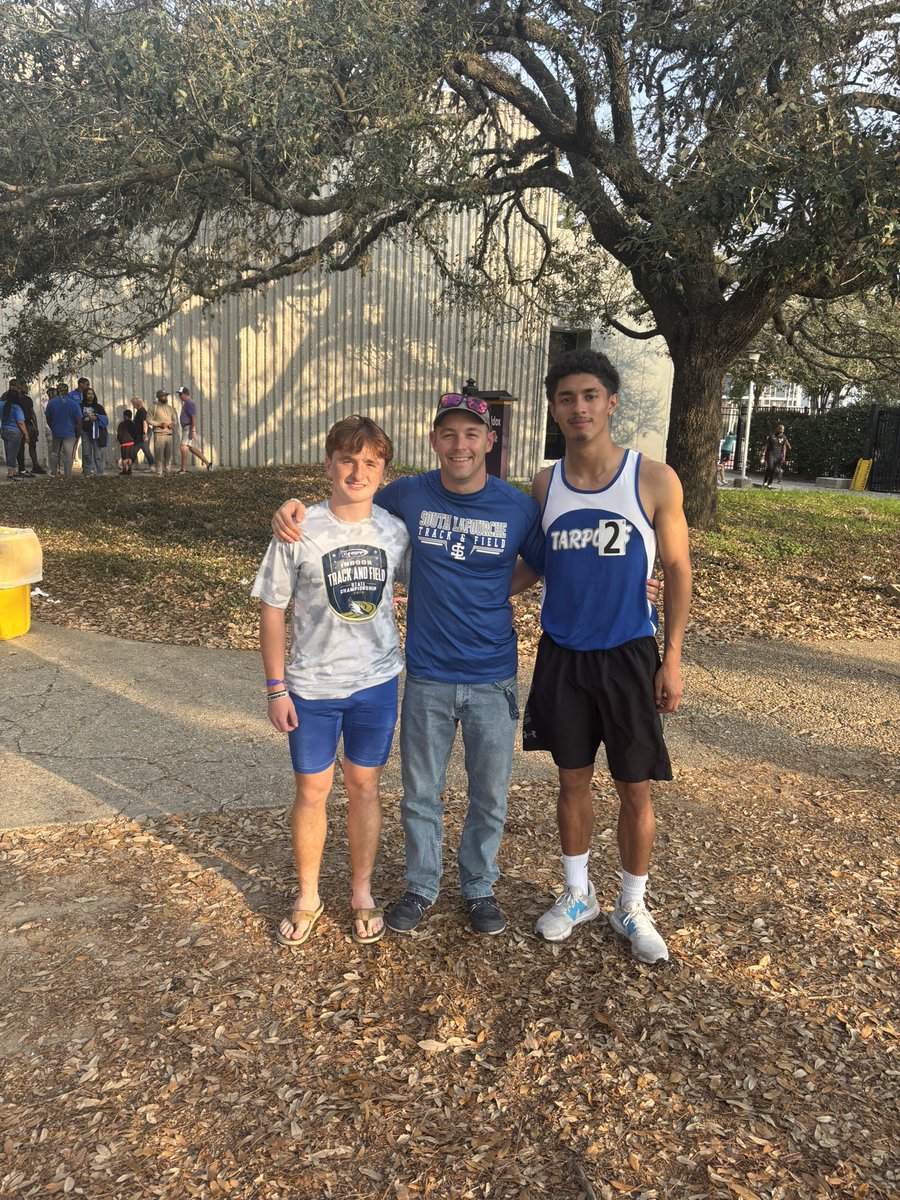 jacobgalliano's tweet photo. That’s a wrap for indoor! Had a great first indoor state meet opening up and matching my all time pr of 13 feet and even got crazy close attempts at a new all time pr of 13’6 from a 6L! Cannot wait to see what God has instore for outdoor! AGTG https://t.co/r7ar4TLNKF