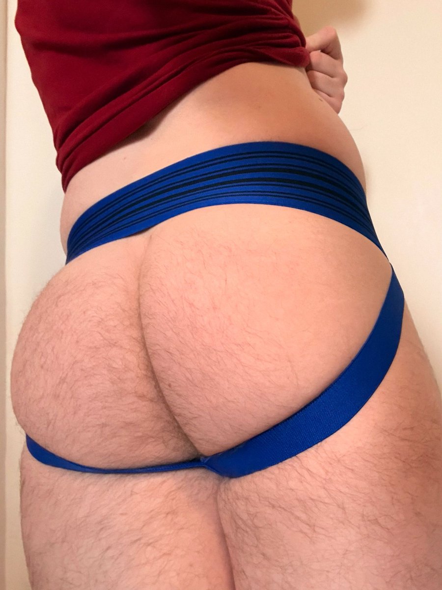 ethanmatthews34's tweet photo. Big buns in blue 🍑😍💙 https://t.co/JsQ39qRnJq