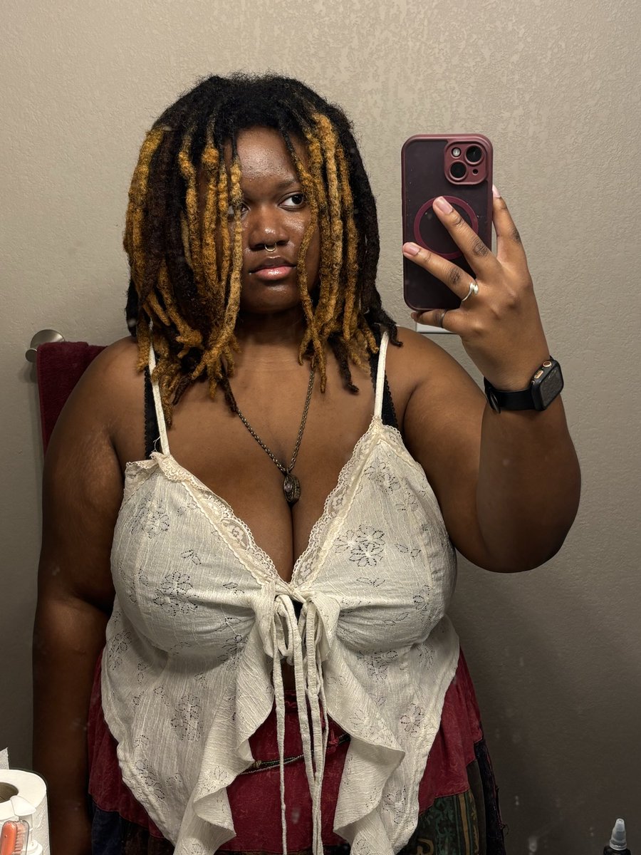 baິllyatta tweet media