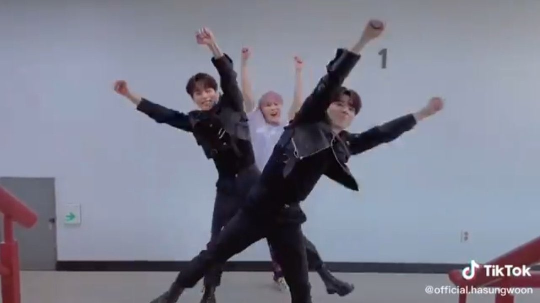 하성운 오늘 밤 주인공은 나야 나 !!!