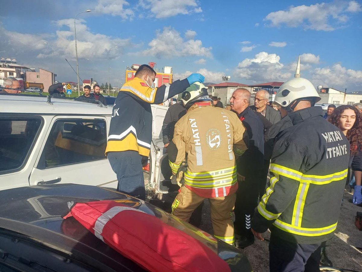 Hassa’da Trafik Kazası: 4 Yaralı

HABERİN DEVAMI 👇🏼

instagram.com/p/DVEKrr0CKyU/…

#hatay #hassa #kaza