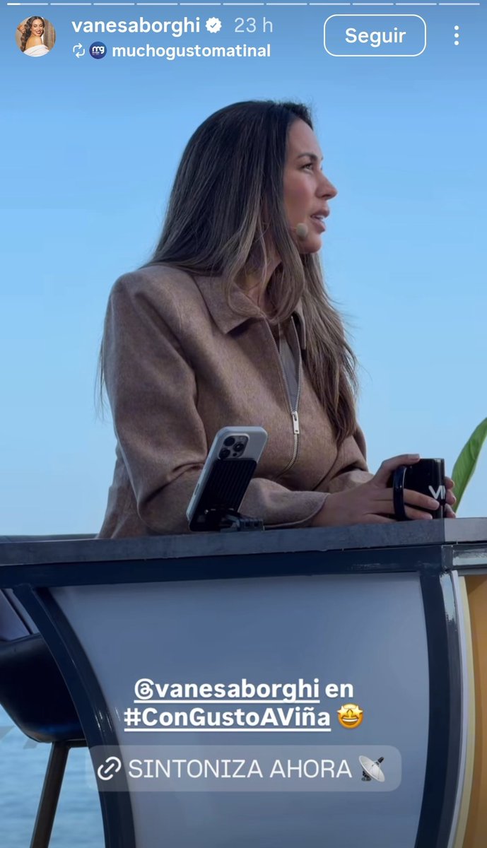 YenniVallejosM's tweet photo. En el programa de @Mega @MuchoGustoMEGA está en el panel Vanesa Borghi quien dio a luz el día 11 de febrero (según sus rrss)
A 9 días de haber tenido a su bebé estaba en la gala.
Y a 10 días estaba sentada trabajando en un panel de televisión.
Sigue 👇 https://t.co/8xOVfiNAsj