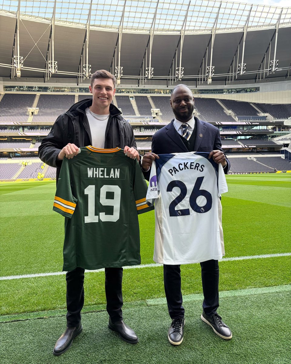 Rocking Lilywhite in London
Daniel Whelan is with Tottenham Hotspur legend Ledley King ahead of the North London Derby