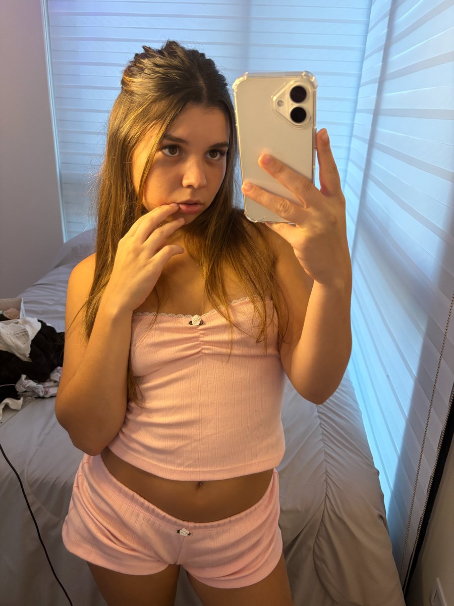 Babe worldwide 🌍 tweet media