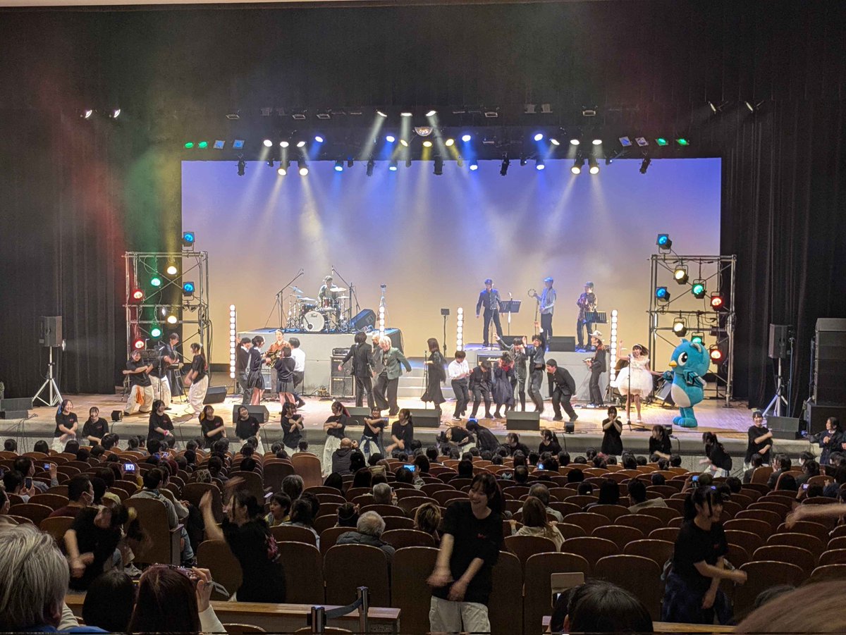 ymfstaff's tweet photo. やちよミュージックフェスタ
40th ANNIVERSARY
YMF Special!!!

無事に終演いたしました！
総勢279名のセッションは圧巻でした！
出演アーティストの皆様には沢山ご協力いただき感謝申し上げます！
YMFは次の周年に向けて走り出します！
御来場いただきました皆様、本当にありがとうございました！ https://t.co/MtRZmvBYQR