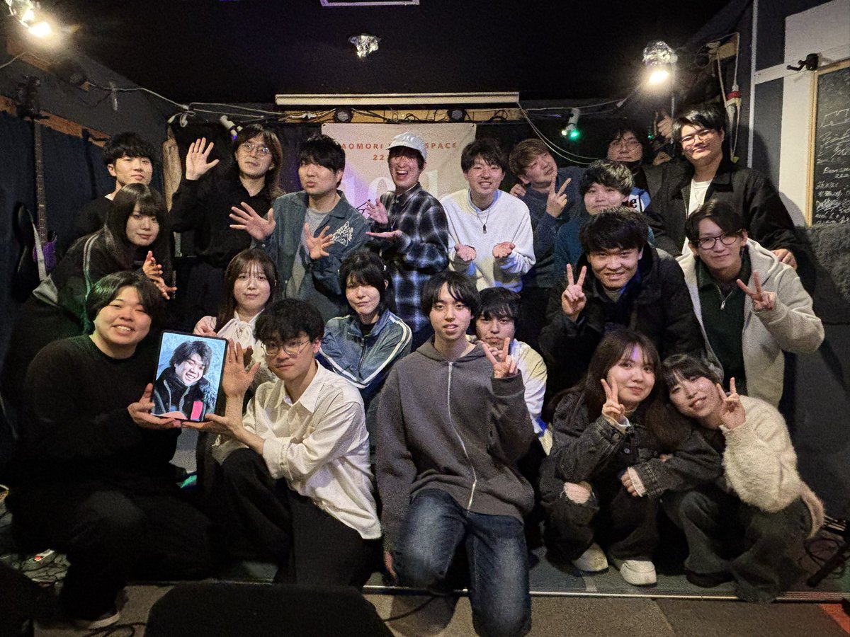 アイリス tweet media