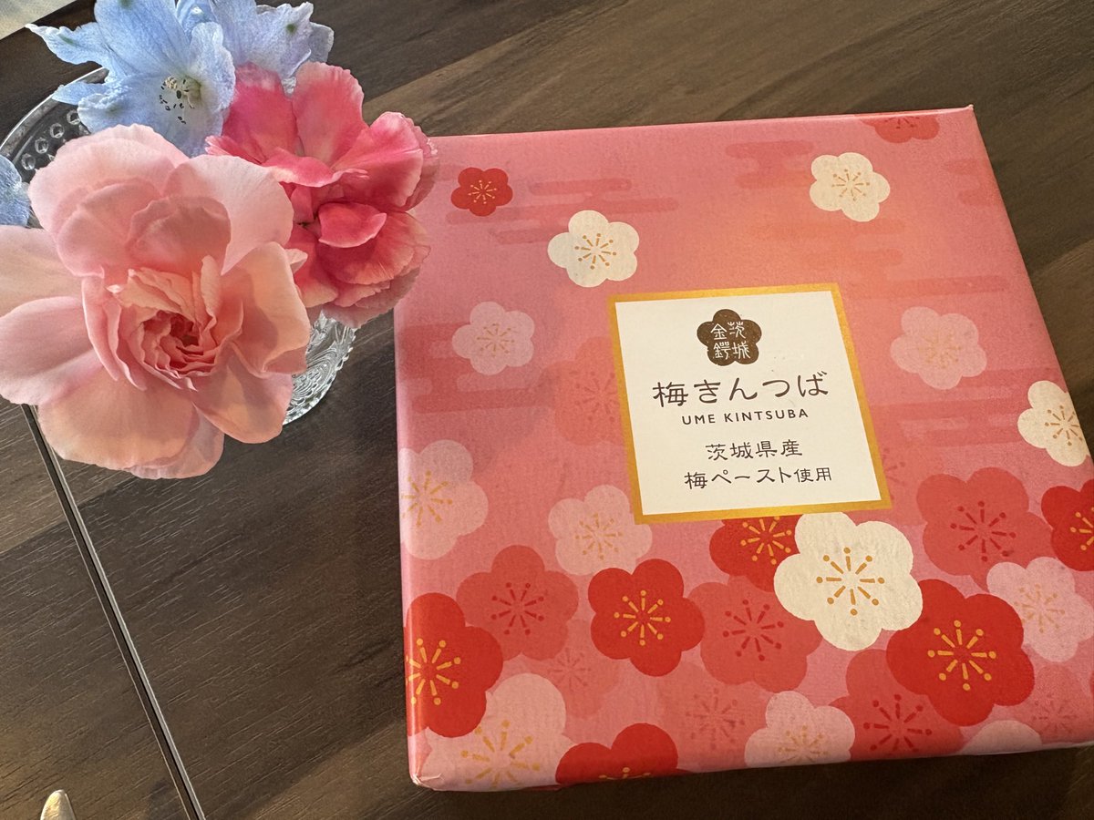 常連の提督さんから素敵なお土産をいただきました✨✨ありがとうございます☺️☺️またお越しください🎶