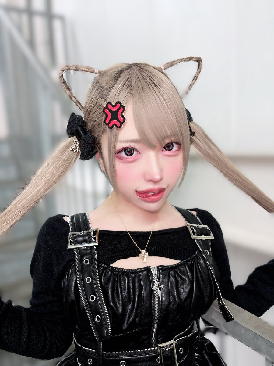 にゃんにゃん😾💢 #にゃんにゃんにゃんの日 #猫の日