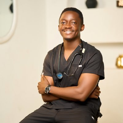 DaltonSsekyanzi's tweet image. If @Arsenal bottle the league , please leave this guy @TweetsbyHenry to me . #banter 

God May will sweet me Tire 😀